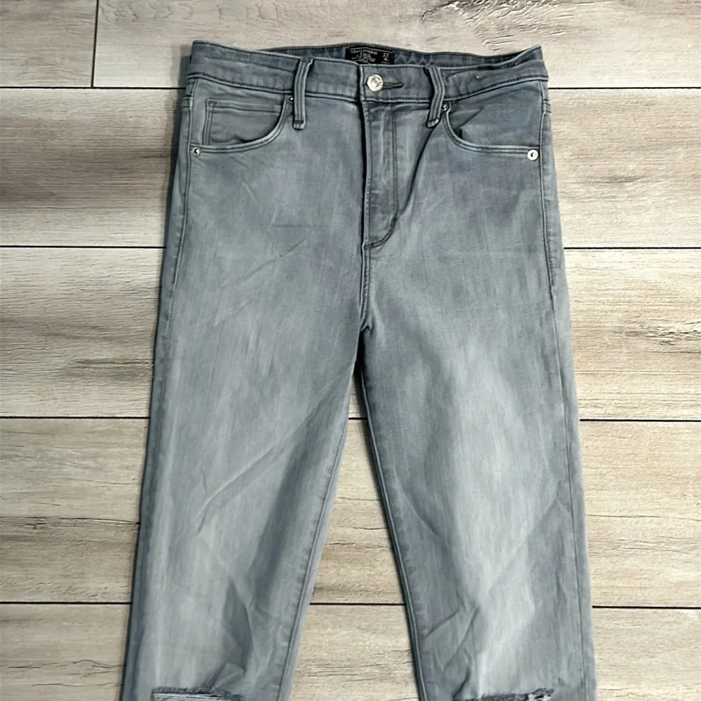 Abercrombie Simone high rise ankle jeans in gray wash size 27